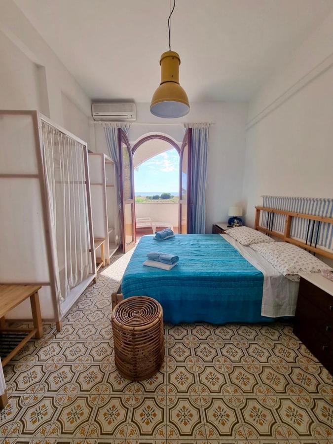Vista Mare Su Tre Piani Con Giardino Villa Falerna Kültér fotó